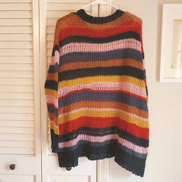 SOLD favlux sweater - Picture 2 of 8